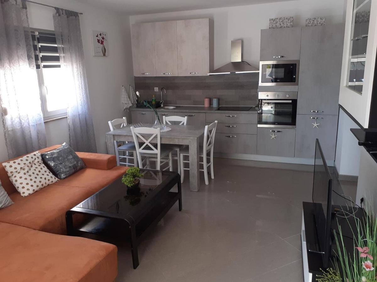 Ferienwohnung Apartman Nada Ližnjan Exterior foto